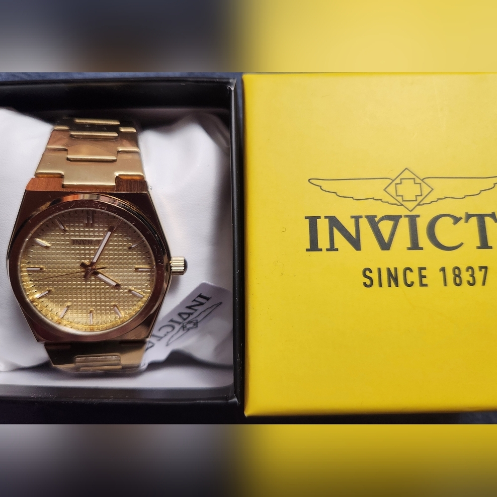 INVICTA CELESTIAL QUARTZ MOVEMENT, MEN WATCH, NEW,  GOLD COLOR, BUCKLE STYLE